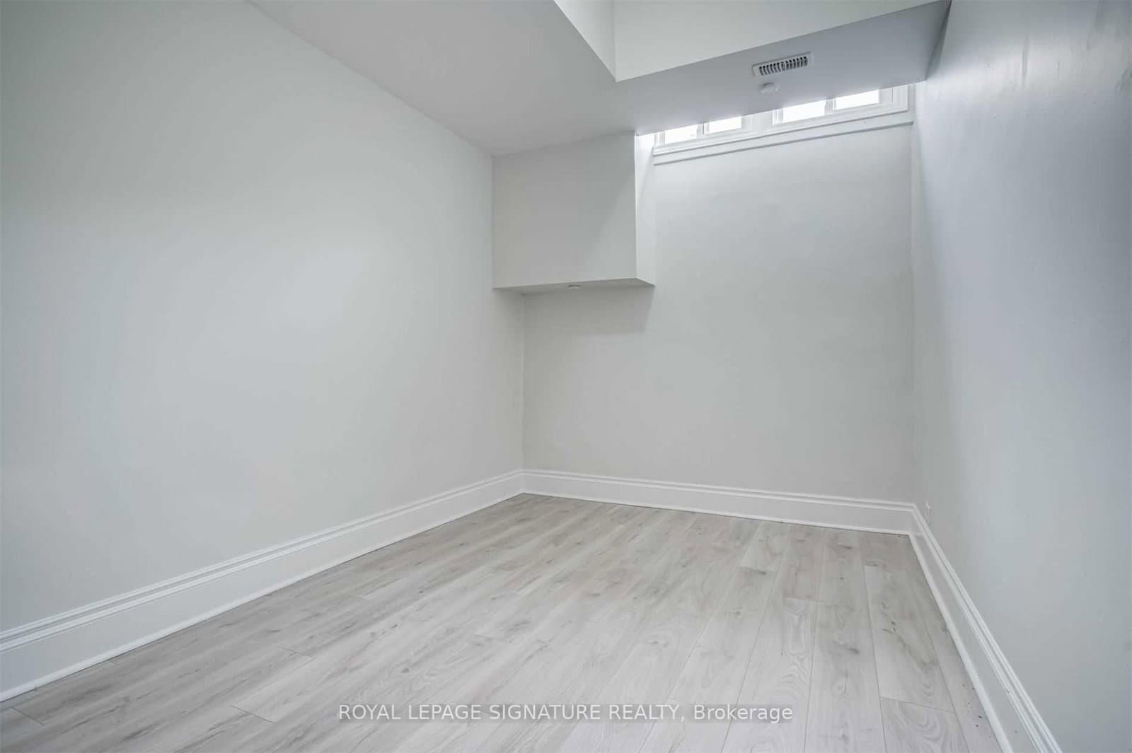 604A Queen Street W thumbnail 9