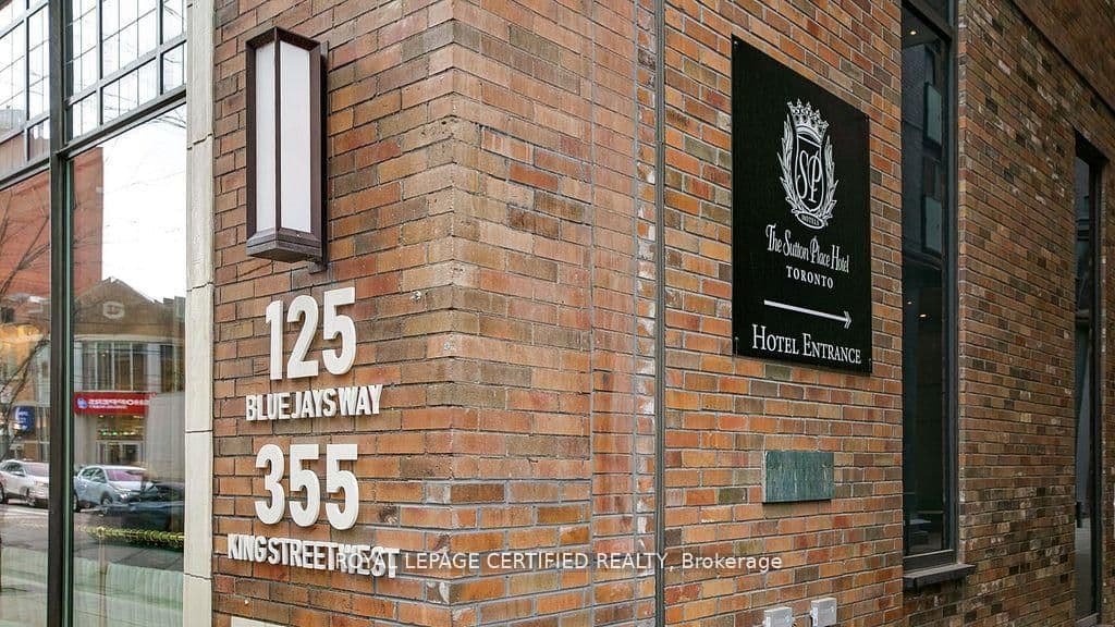 125 Blue Jays Way, Unit 1905