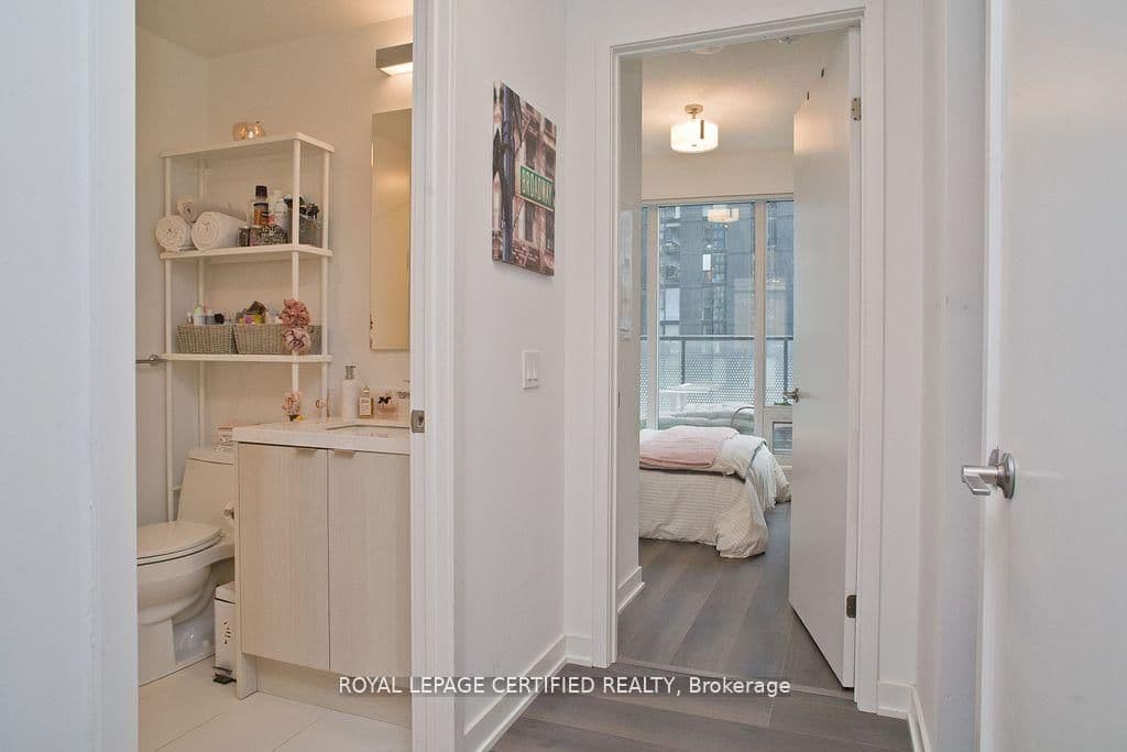 125 Blue Jays Way, Unit 1905 thumbnail 14