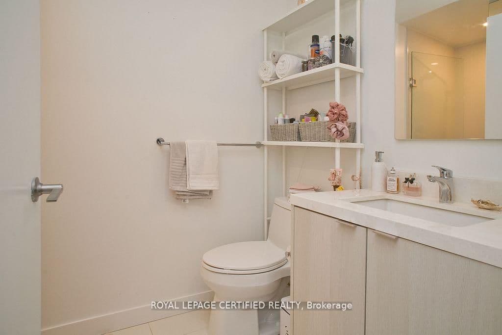 125 Blue Jays Way, Unit 1905 thumbnail 15