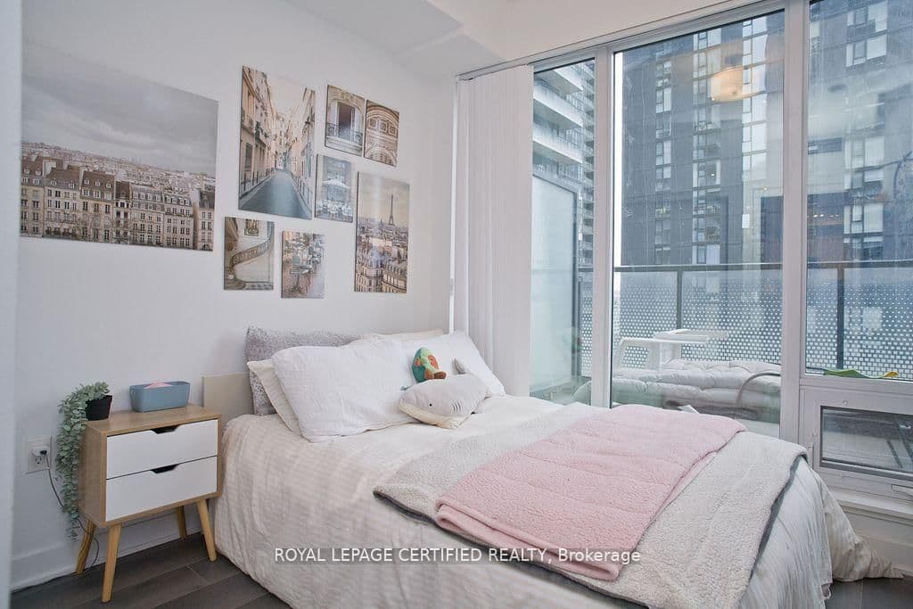 125 Blue Jays Way, Unit 1905 thumbnail 18