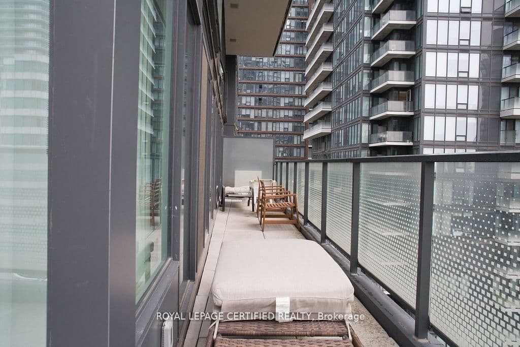 125 Blue Jays Way, Unit 1905 thumbnail 19