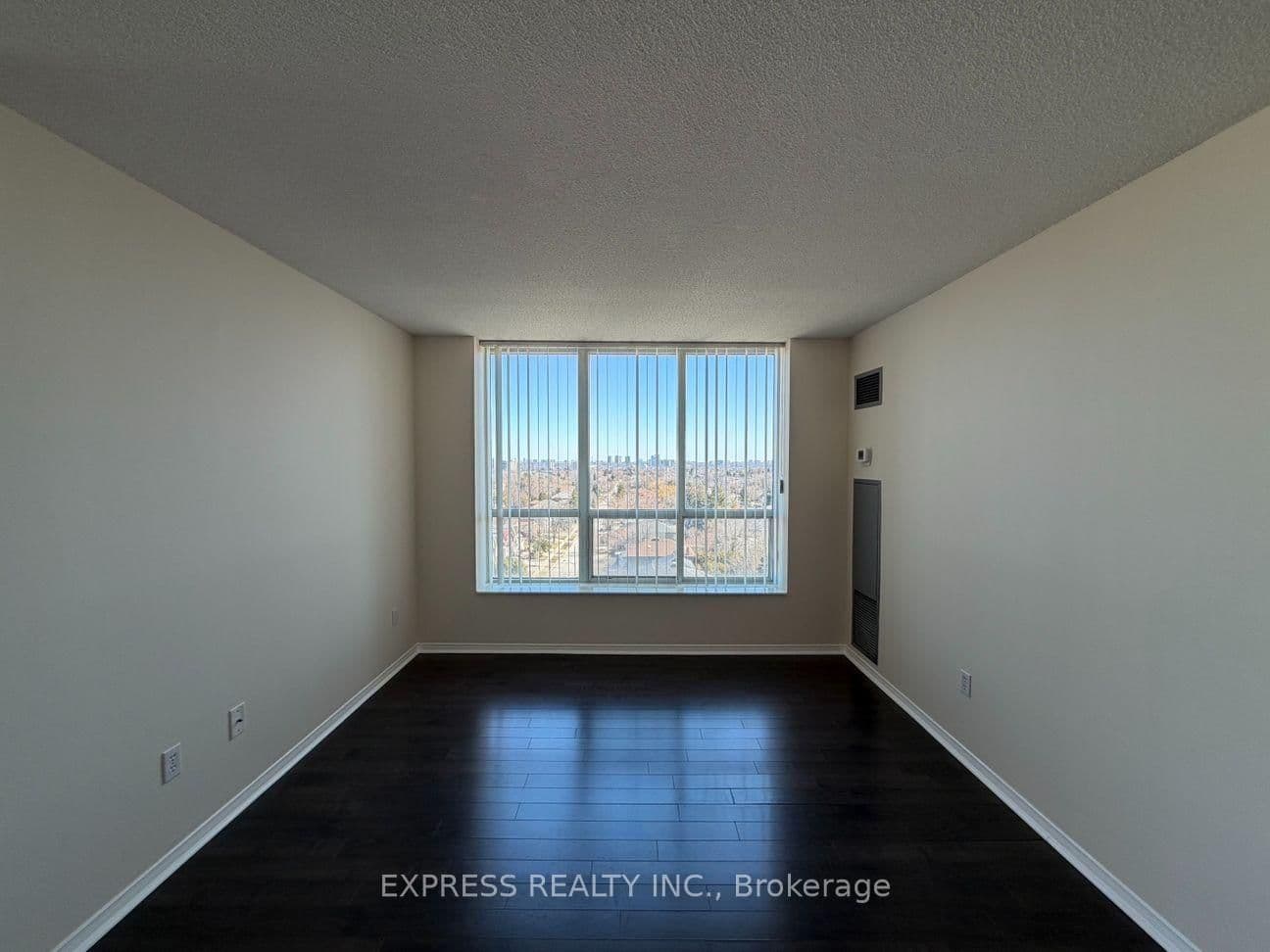39 Pemberton Avenue, Unit LPH07 thumbnail 6