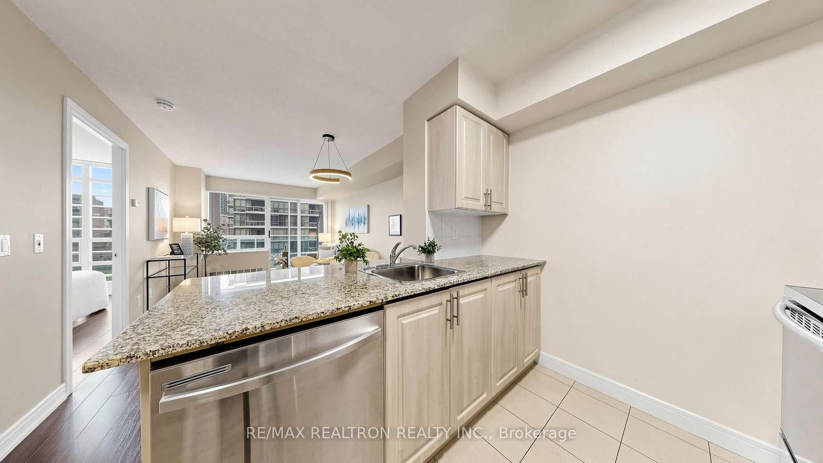 31 Bales Avenue, Unit 1708 thumbnail 11