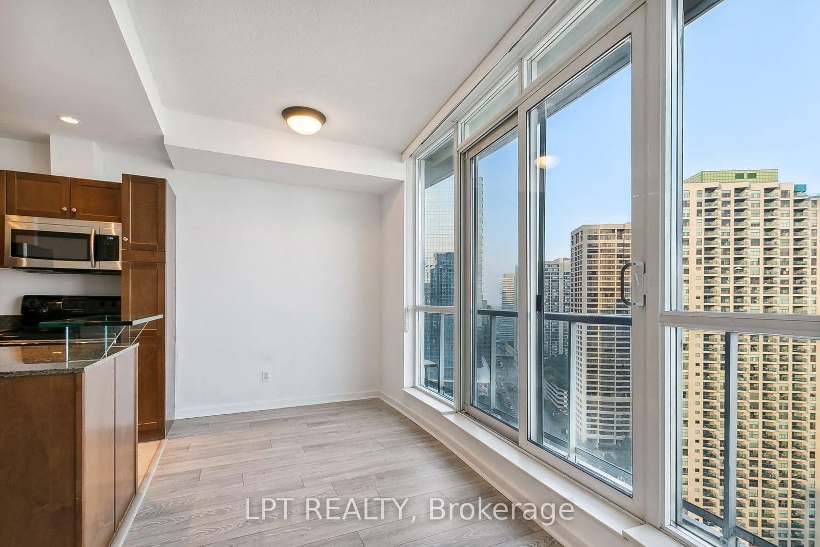 208 Queens Quay W, Unit 2604 thumbnail 8