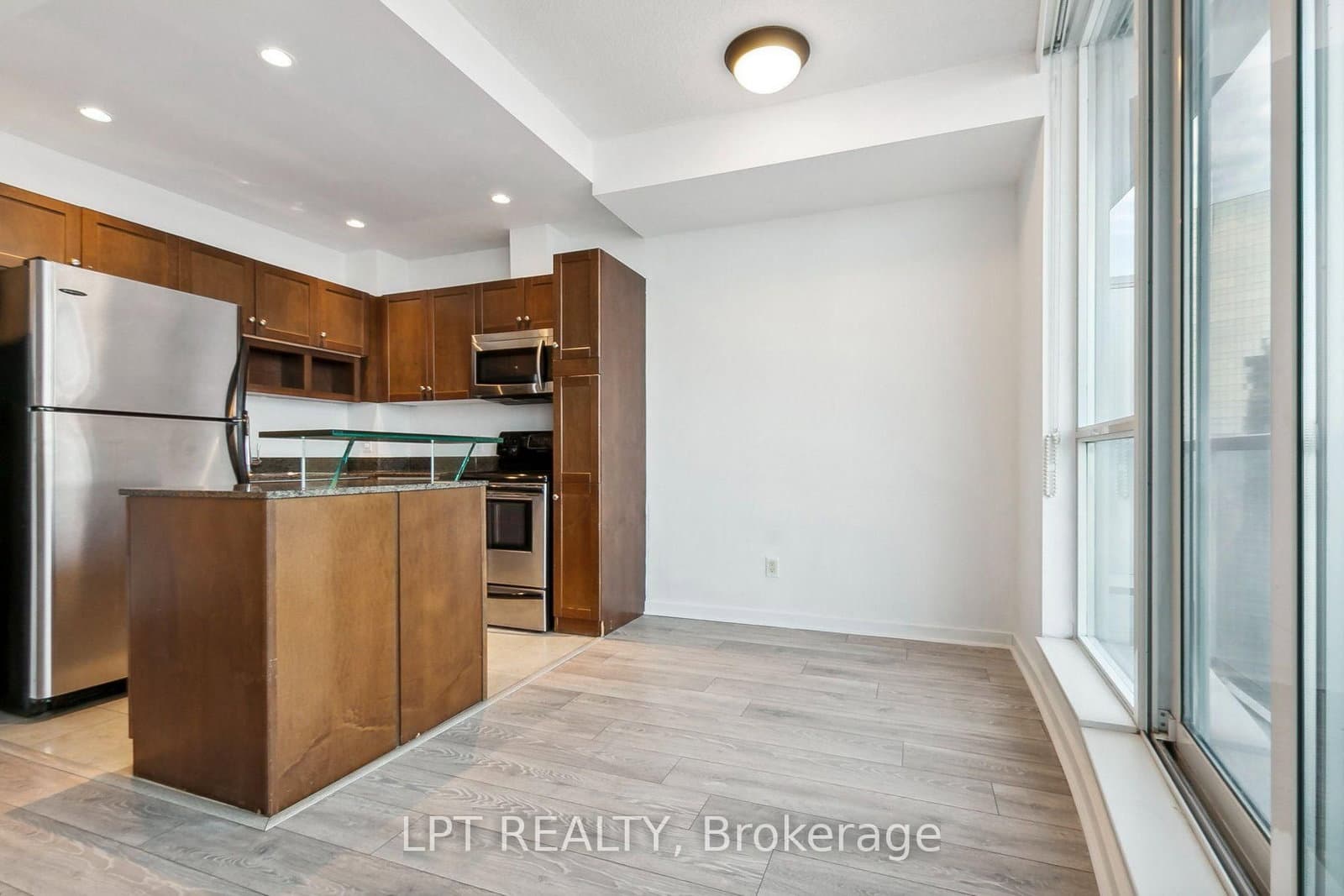 208 Queens Quay W, Unit 2604 thumbnail 9