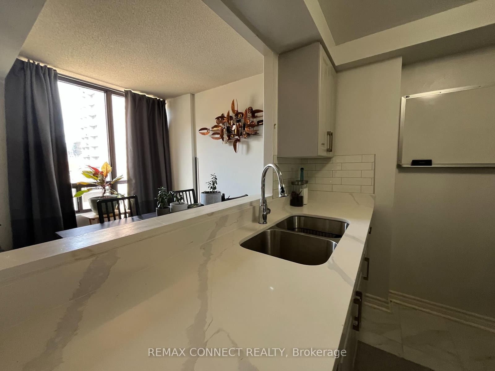 117 Gerrard Street, Unit 601 thumbnail 15