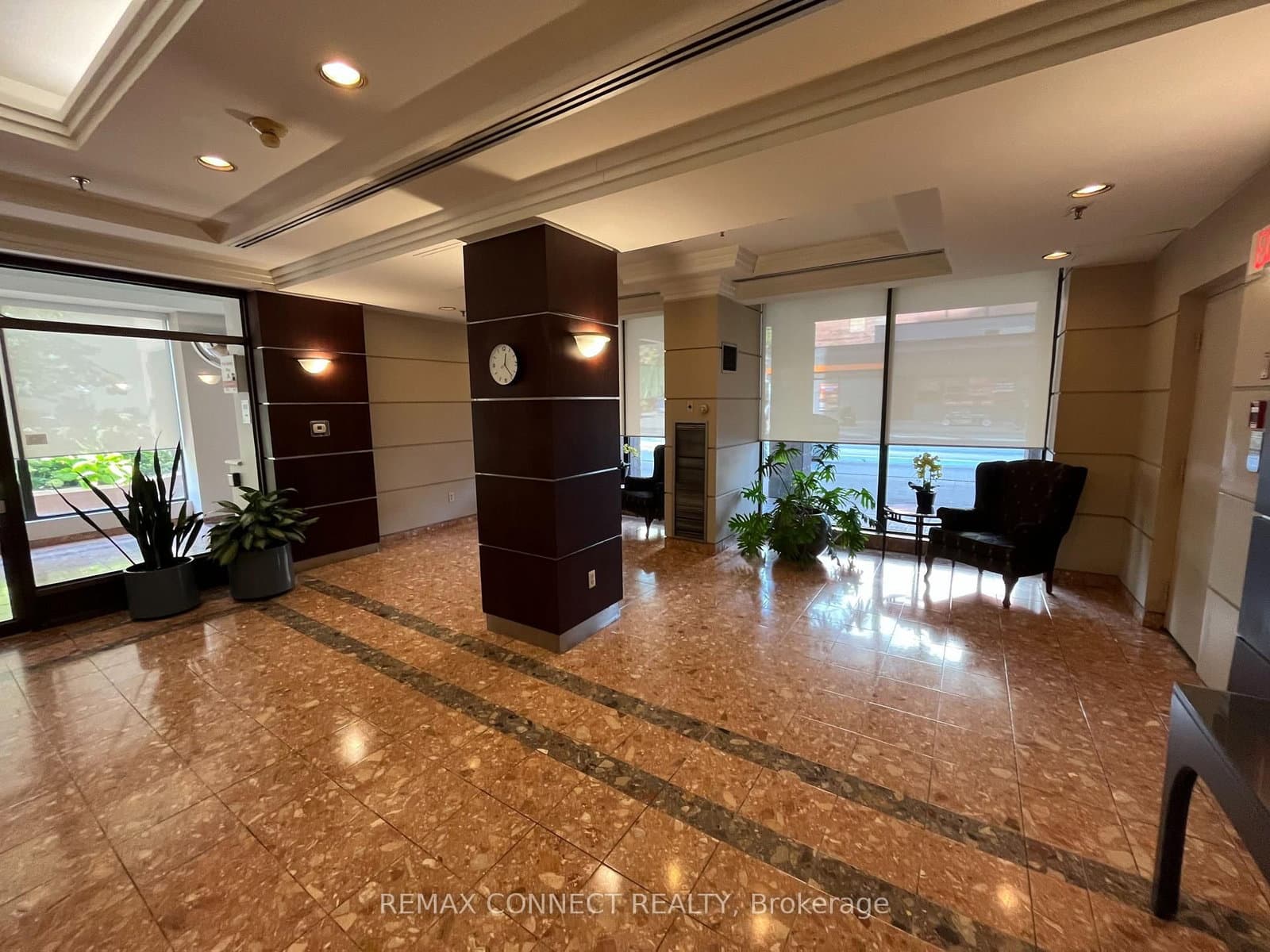 117 Gerrard Street, Unit 601 thumbnail 4