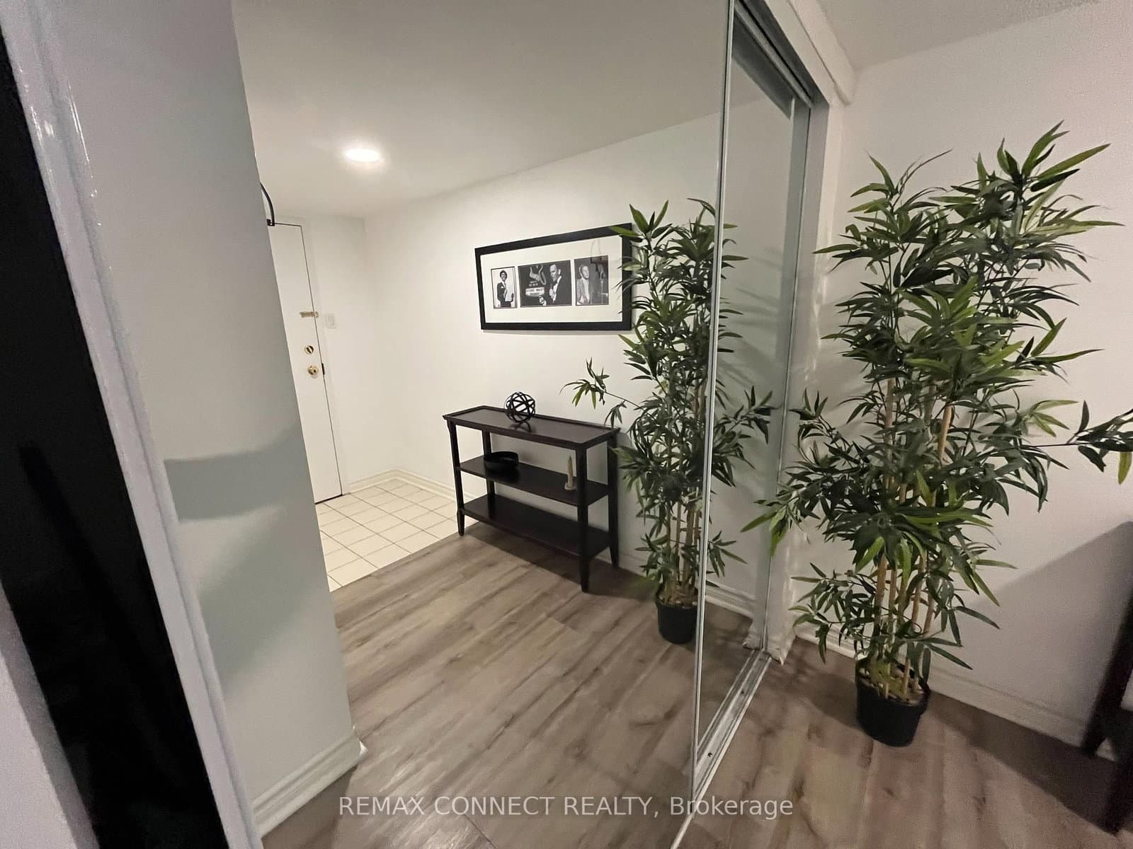 117 Gerrard Street, Unit 601 thumbnail 9