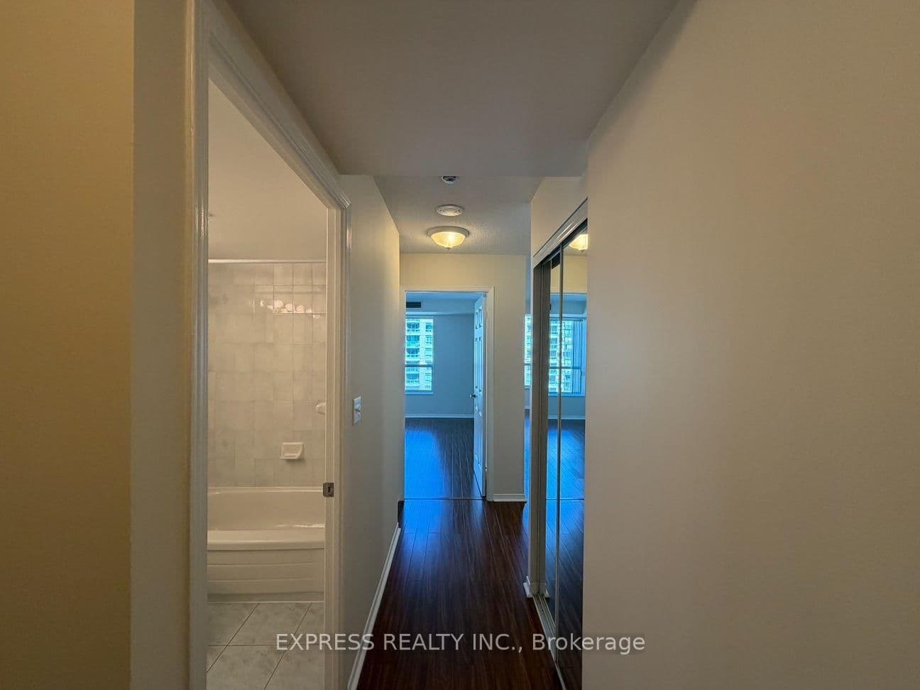 29 Pemberton Avenue, Unit 906 - Image 1