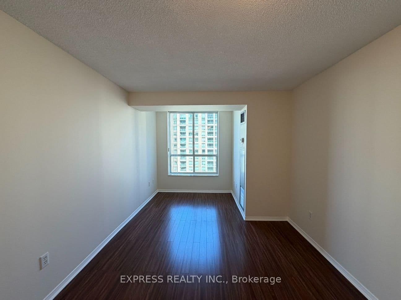 29 Pemberton Avenue, Unit 906 thumbnail 5