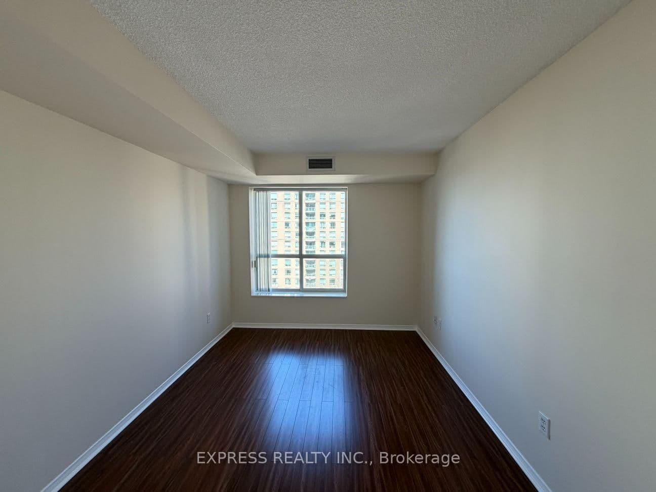 29 Pemberton Avenue, Unit 906 thumbnail 8