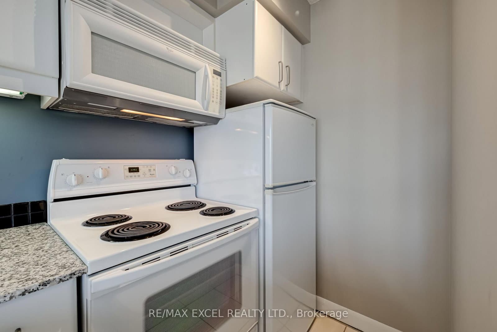 33 Sheppard Avenue E, Unit 1909 thumbnail 13