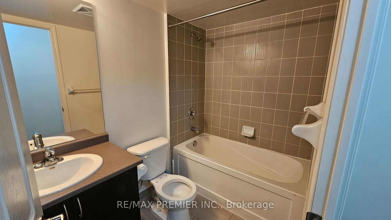 19 Grand Trunk Crescent, Unit 2507 thumbnail 12