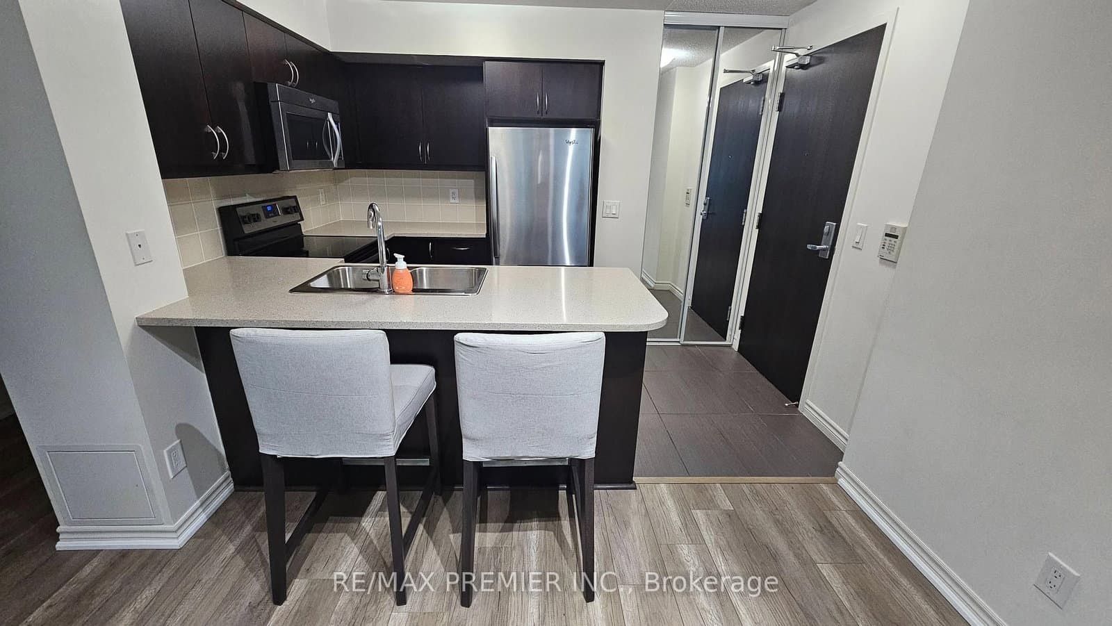19 Grand Trunk Crescent, Unit 2507 thumbnail 6