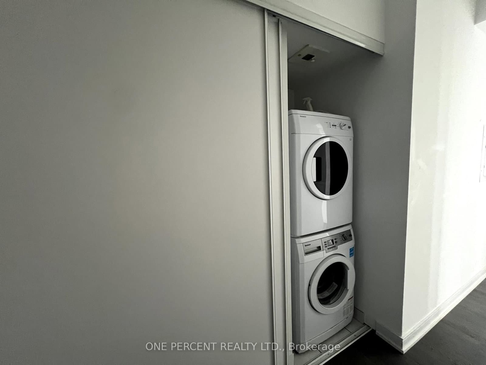 57 St Joseph Street, Unit 2407 thumbnail 4