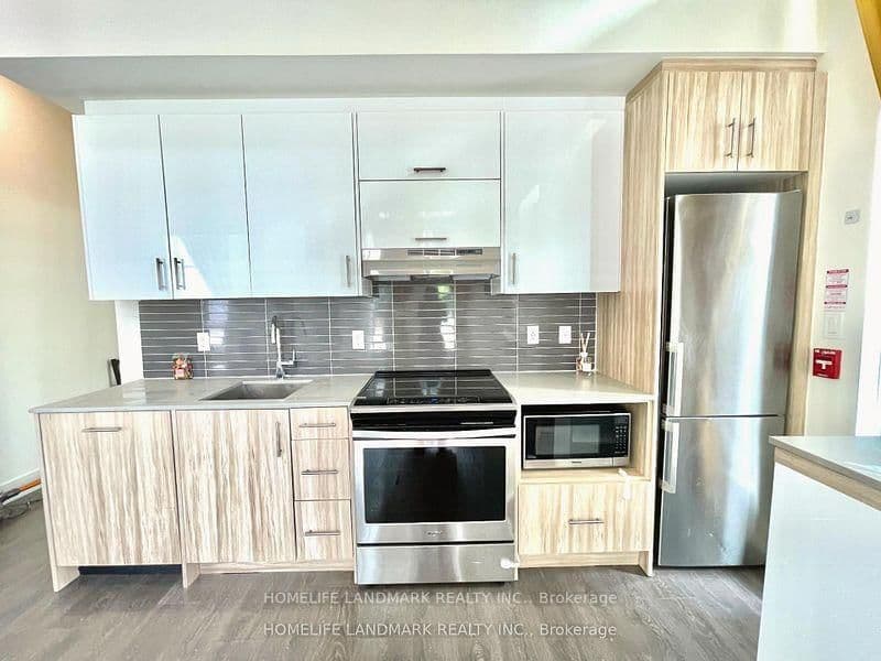 180 Fairview Mall Drive, Unit 103 thumbnail 7
