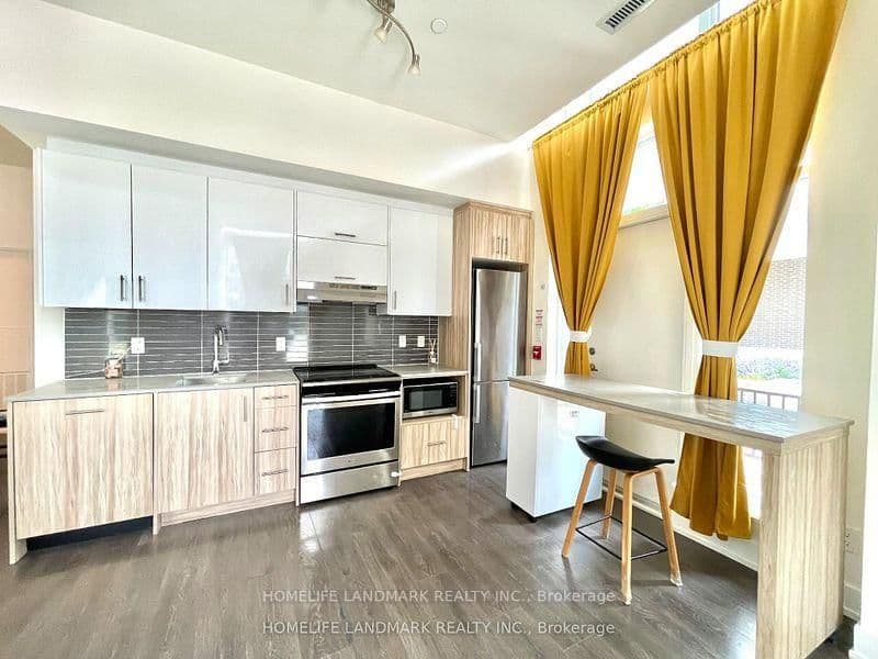 180 Fairview Mall Drive, Unit 103 thumbnail 9