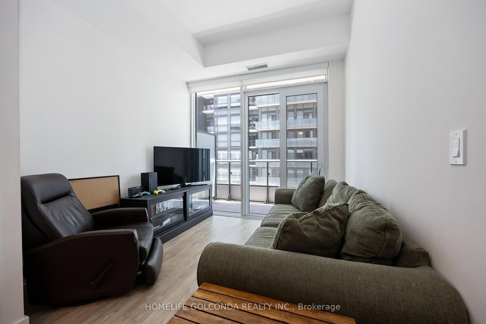 70 Princess Street, Unit 1728 thumbnail 2