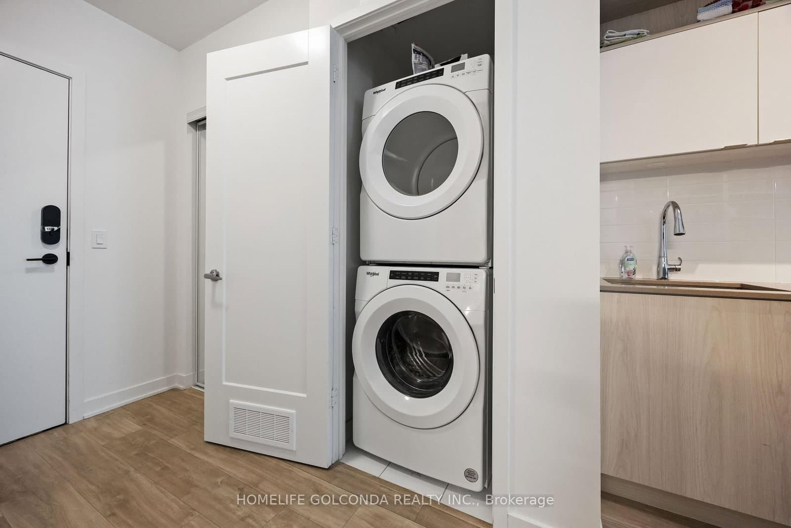 70 Princess Street, Unit 1728 thumbnail 4