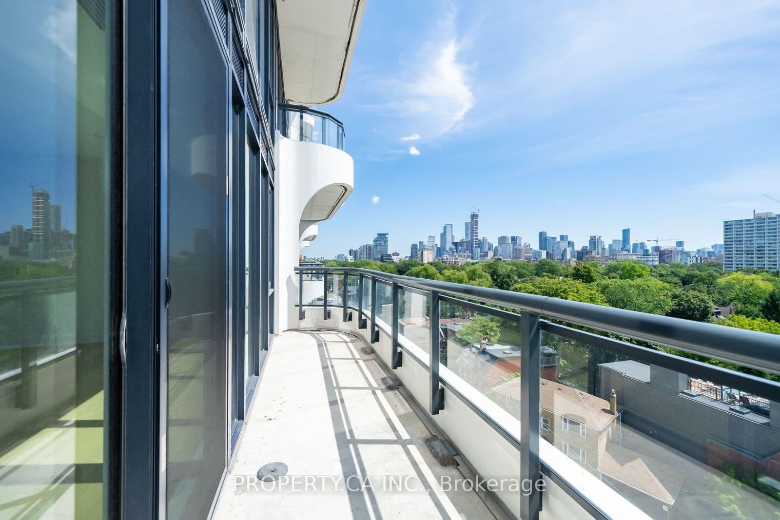 322 Dupont Street, Unit 804 thumbnail 13