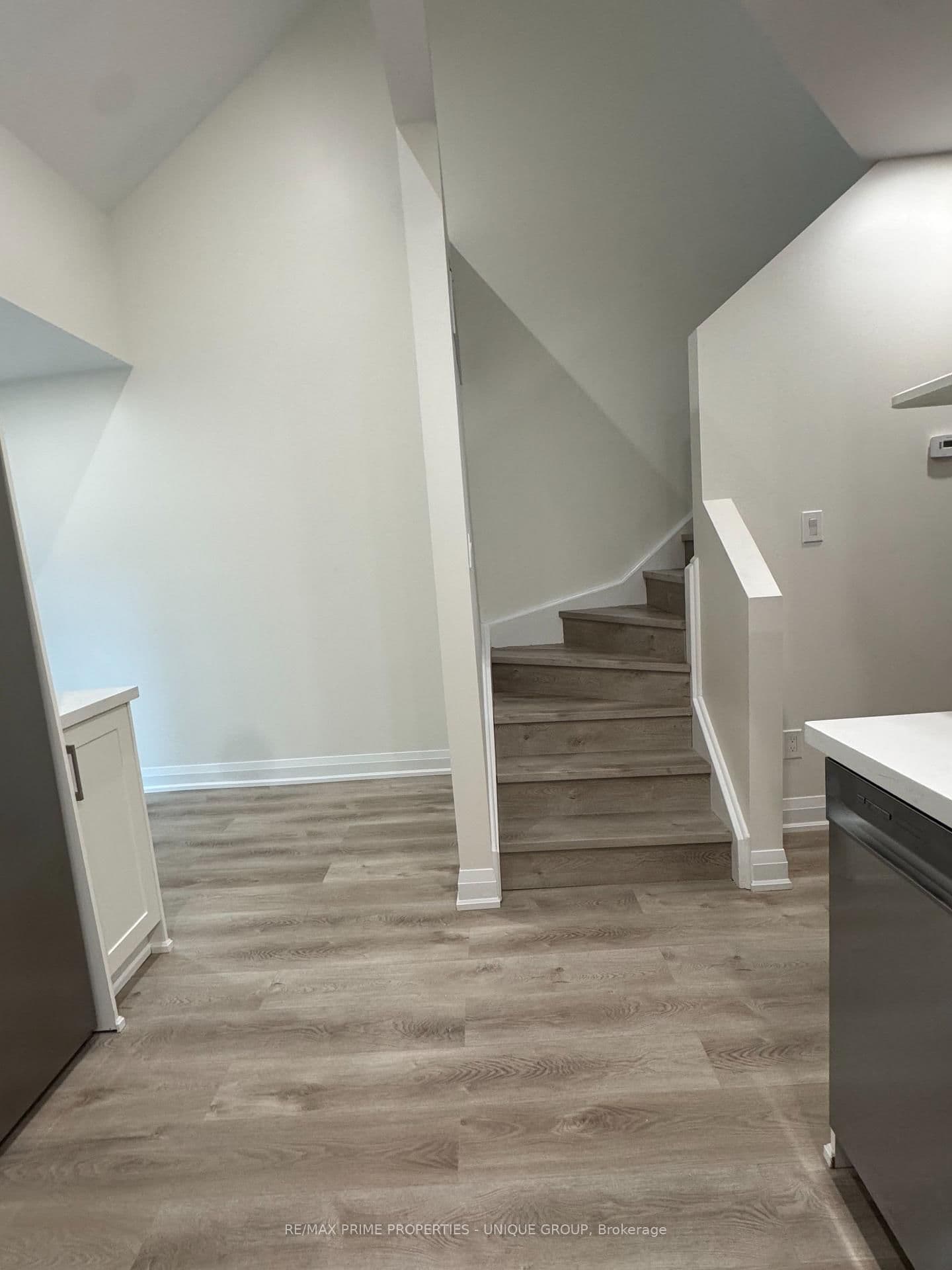 62 Henry Street, Unit 2 thumbnail 5