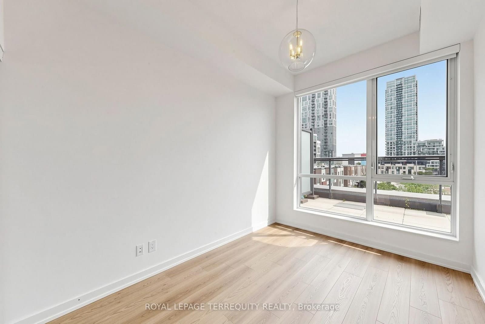55 Regent Park Boulevard, Unit 415 thumbnail 16