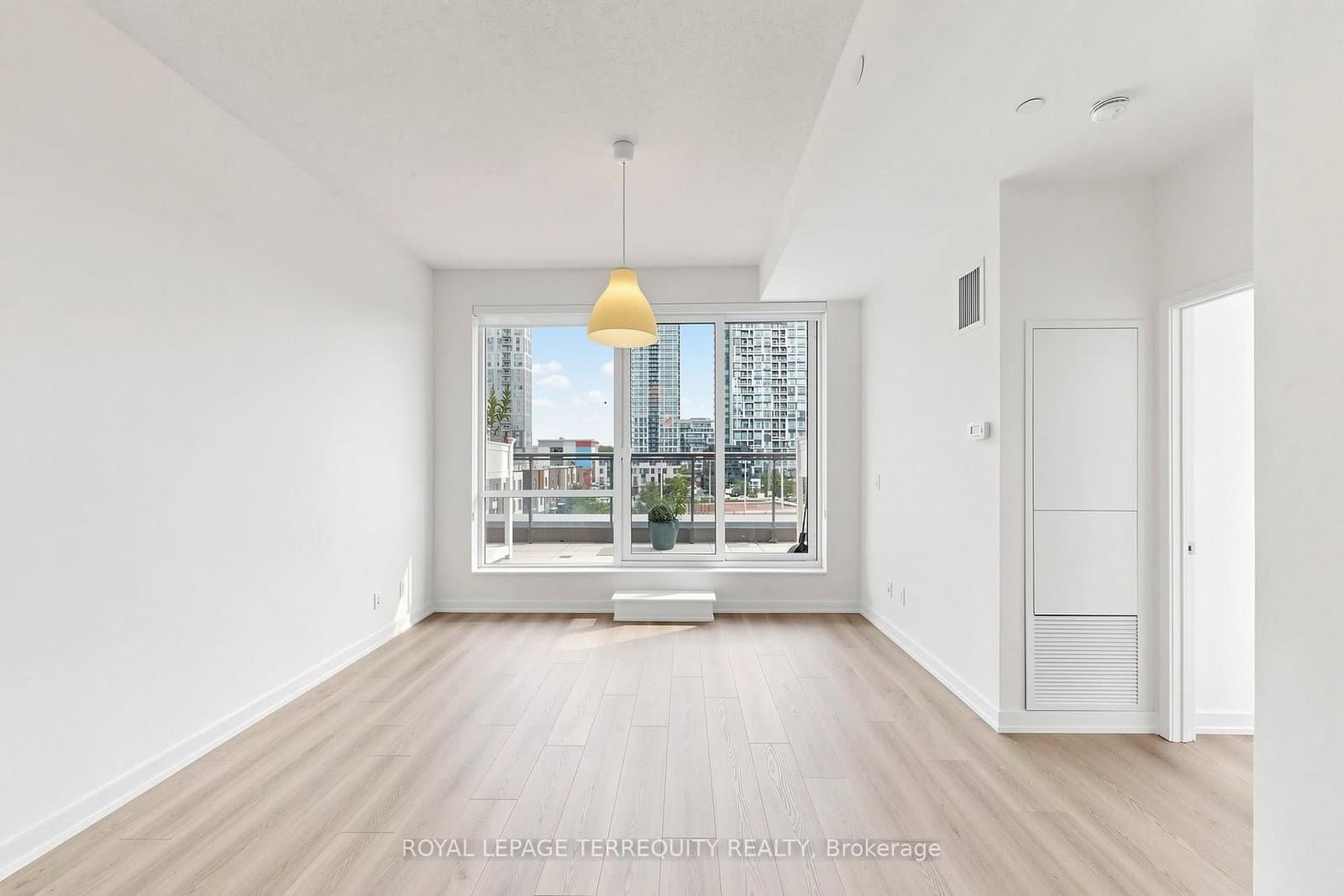 55 Regent Park Boulevard, Unit 415 thumbnail 5