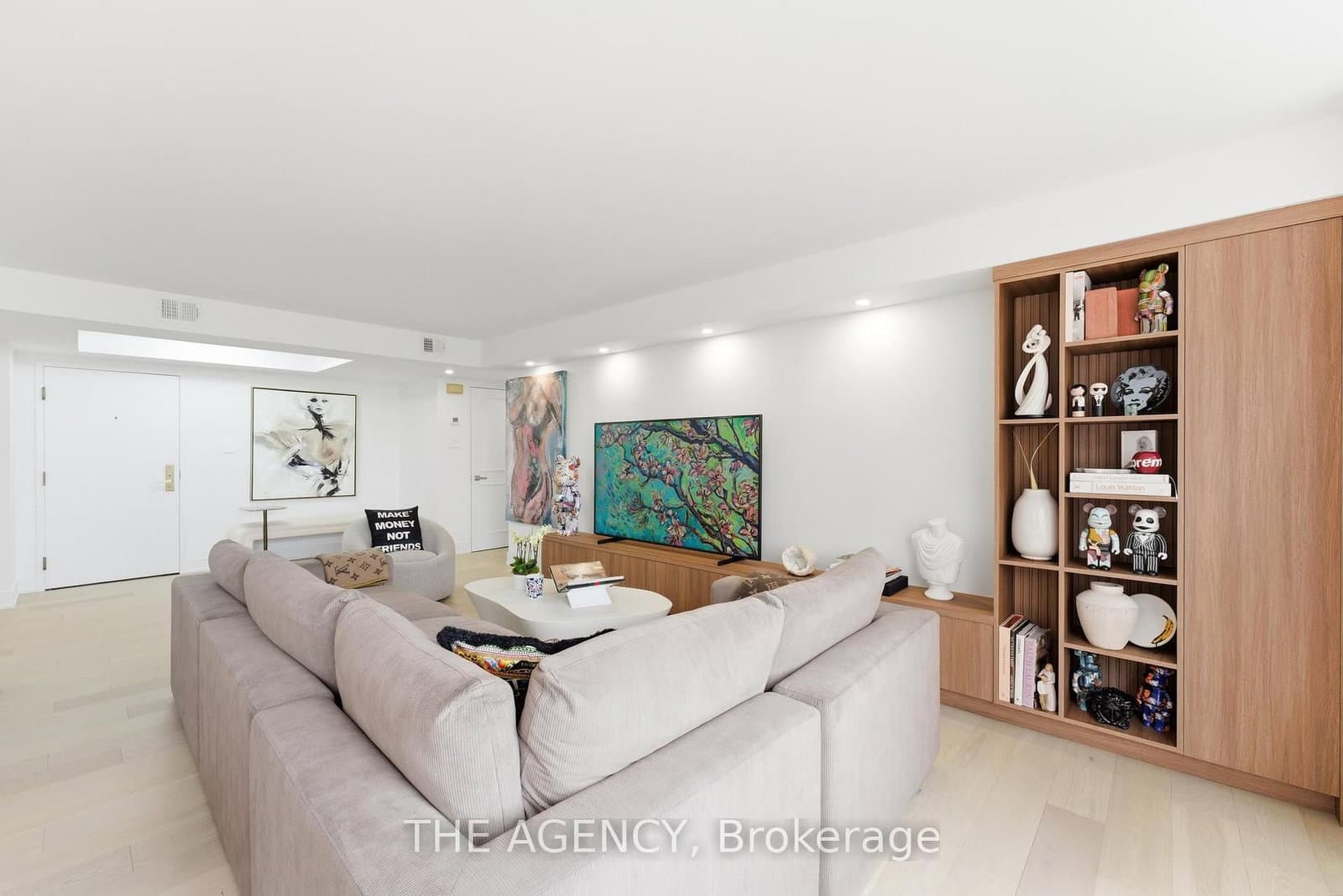 900 Yonge Street, Unit 902 thumbnail 10