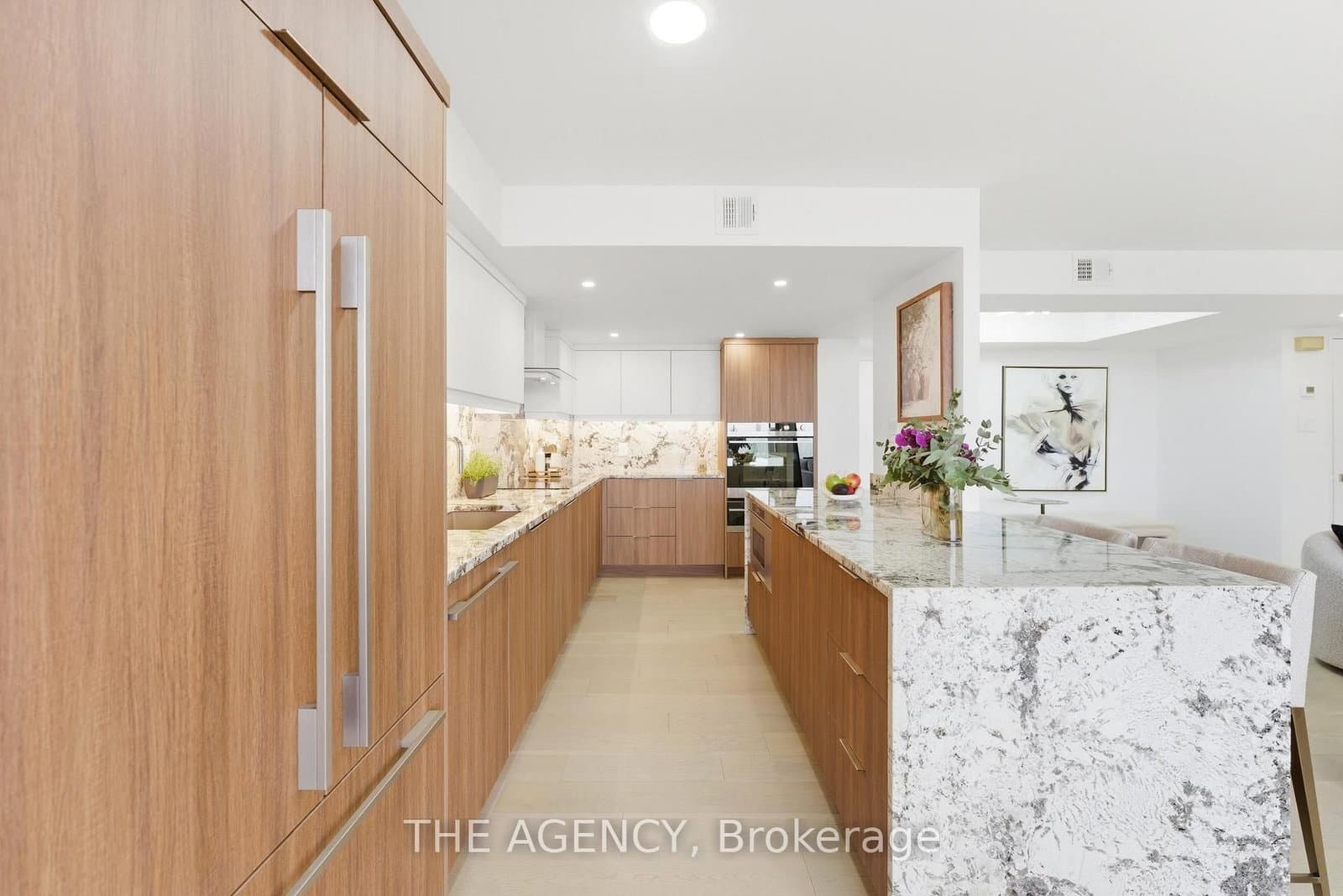 900 Yonge Street, Unit 902 thumbnail 13