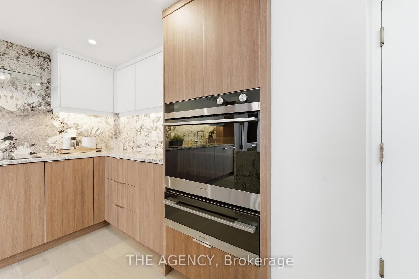 900 Yonge Street, Unit 902 thumbnail 18