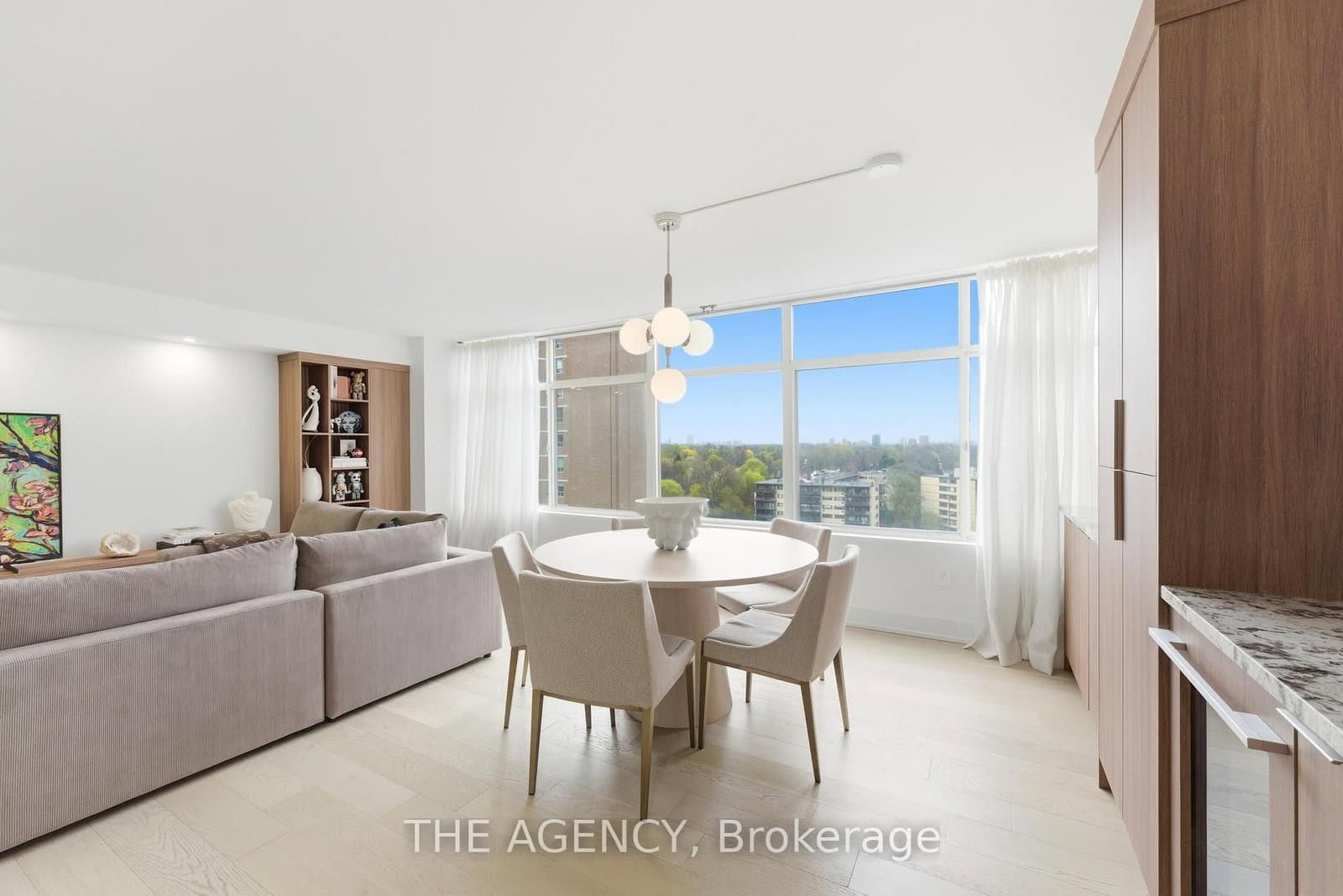 900 Yonge Street, Unit 902 thumbnail 21