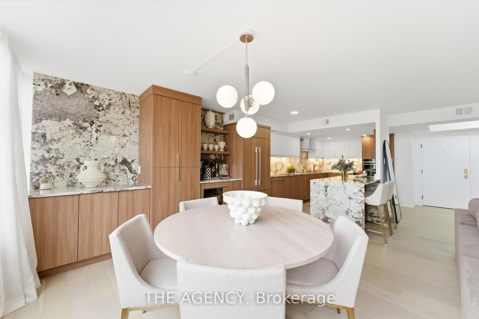 900 Yonge Street, Unit 902 thumbnail 23