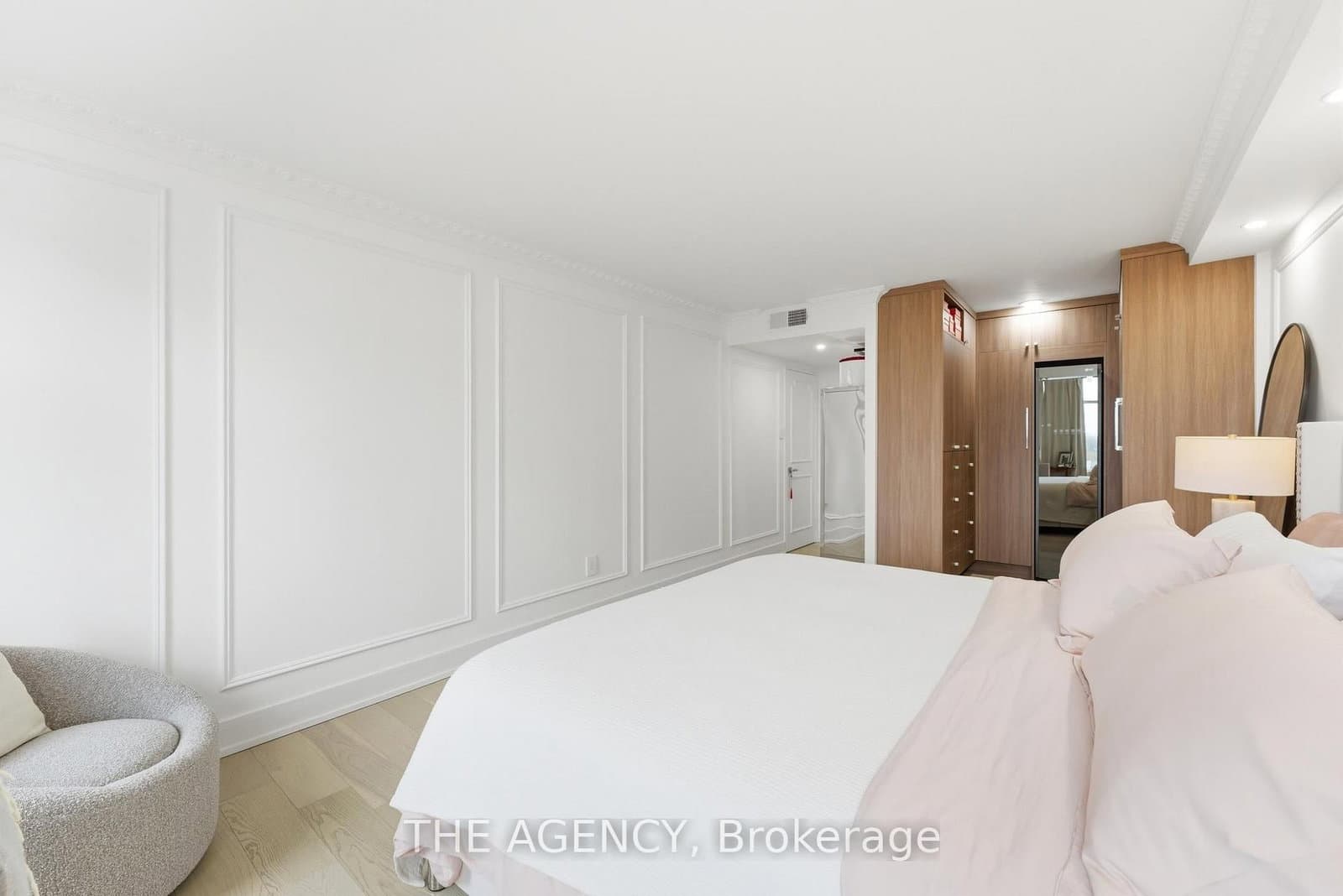 900 Yonge Street, Unit 902 thumbnail 27