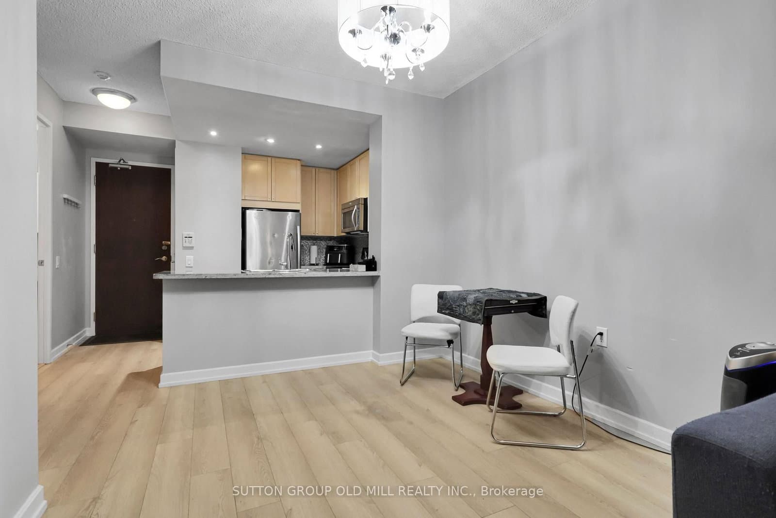 85 Bloor Street E, Unit 1207 thumbnail 17