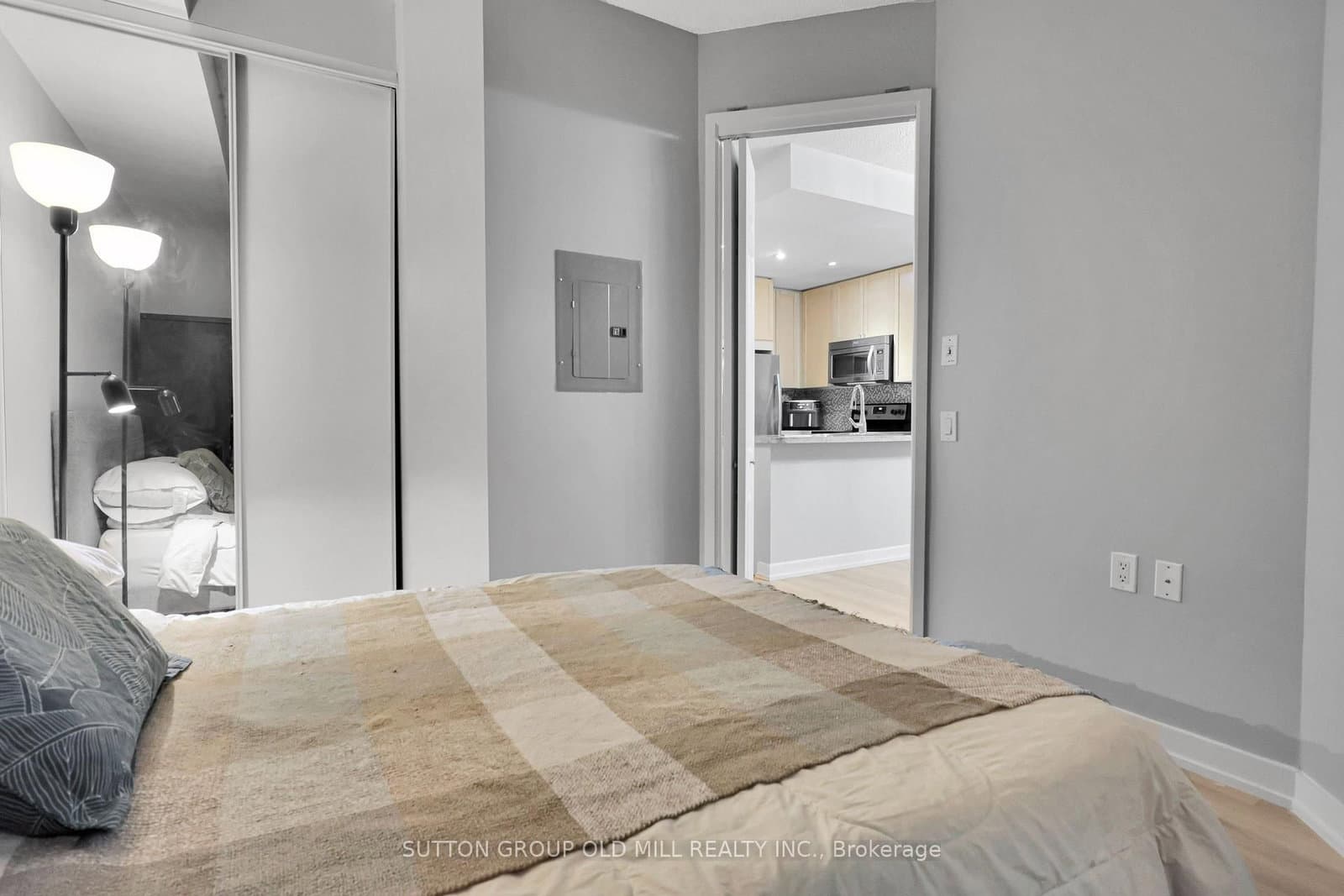 85 Bloor Street E, Unit 1207 thumbnail 22