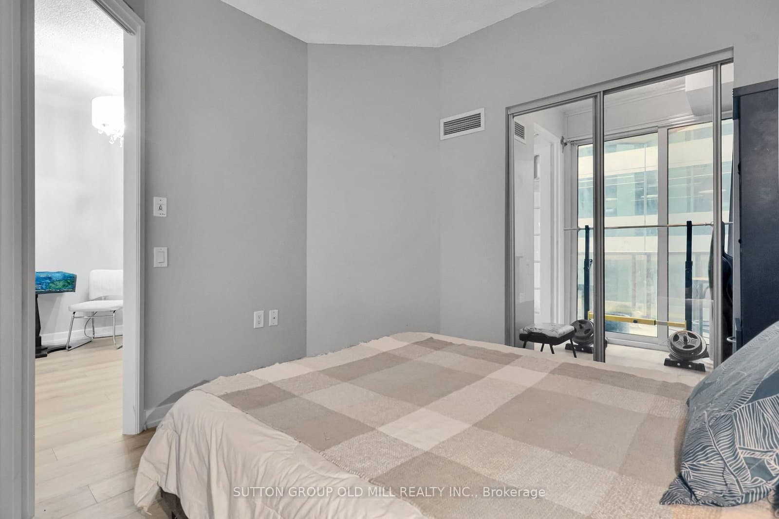 85 Bloor Street E, Unit 1207 thumbnail 23