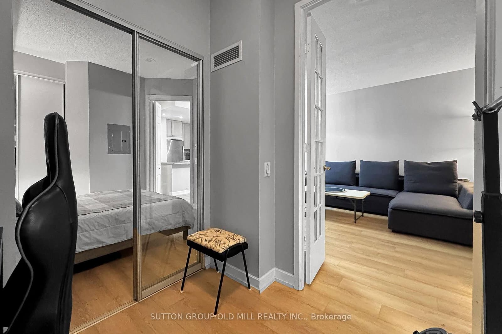 85 Bloor Street E, Unit 1207 thumbnail 25