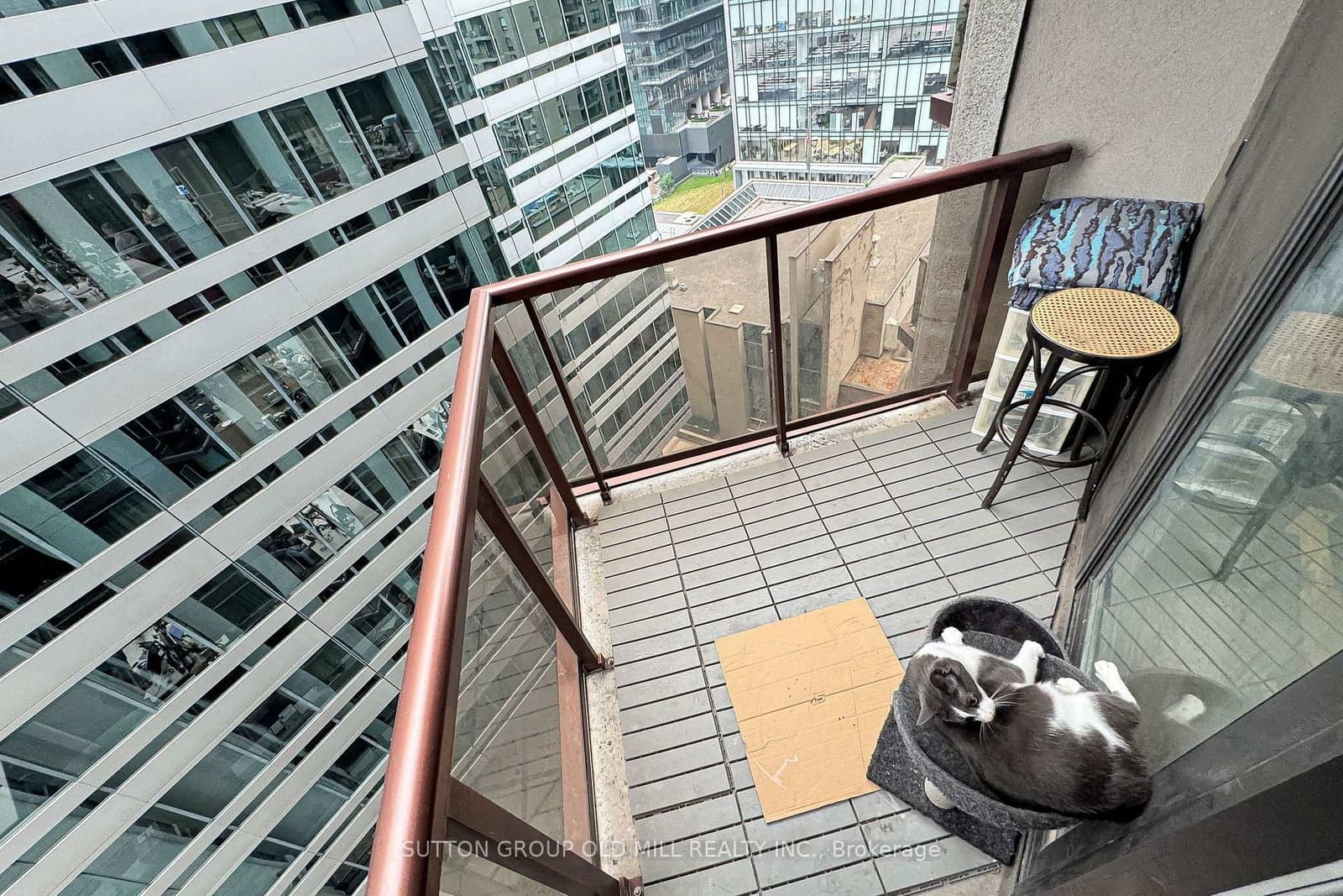 85 Bloor Street E, Unit 1207 thumbnail 28