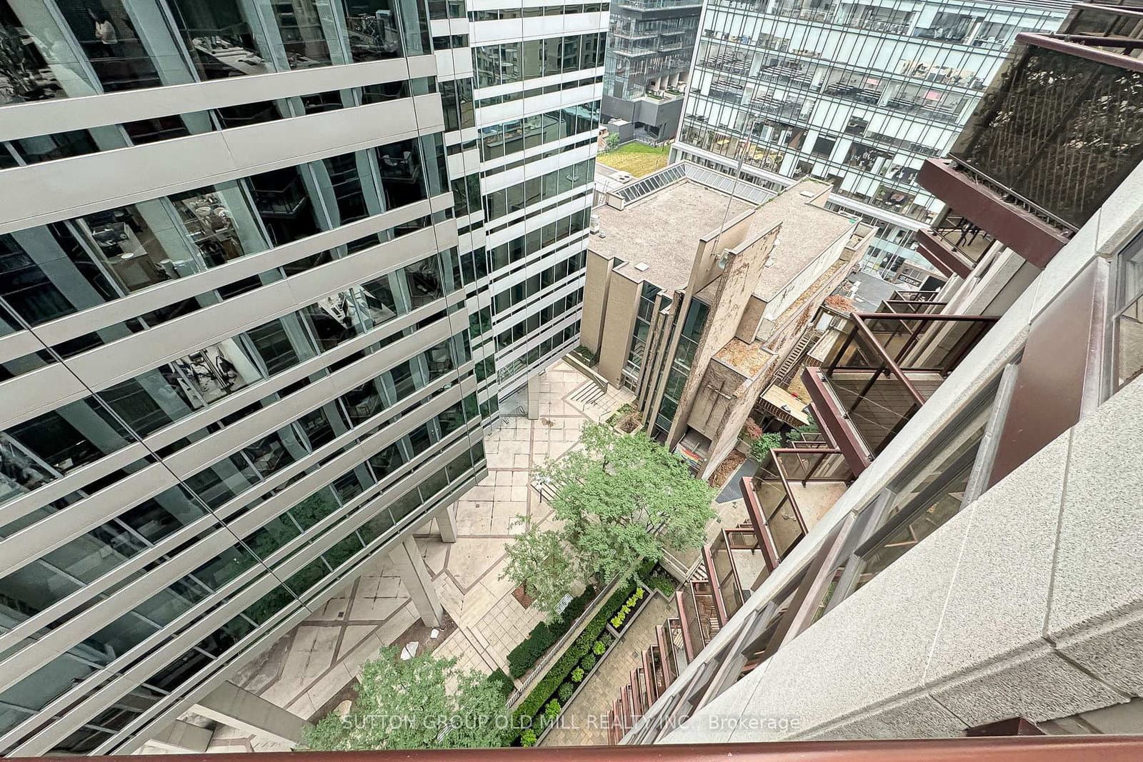 85 Bloor Street E, Unit 1207 thumbnail 29