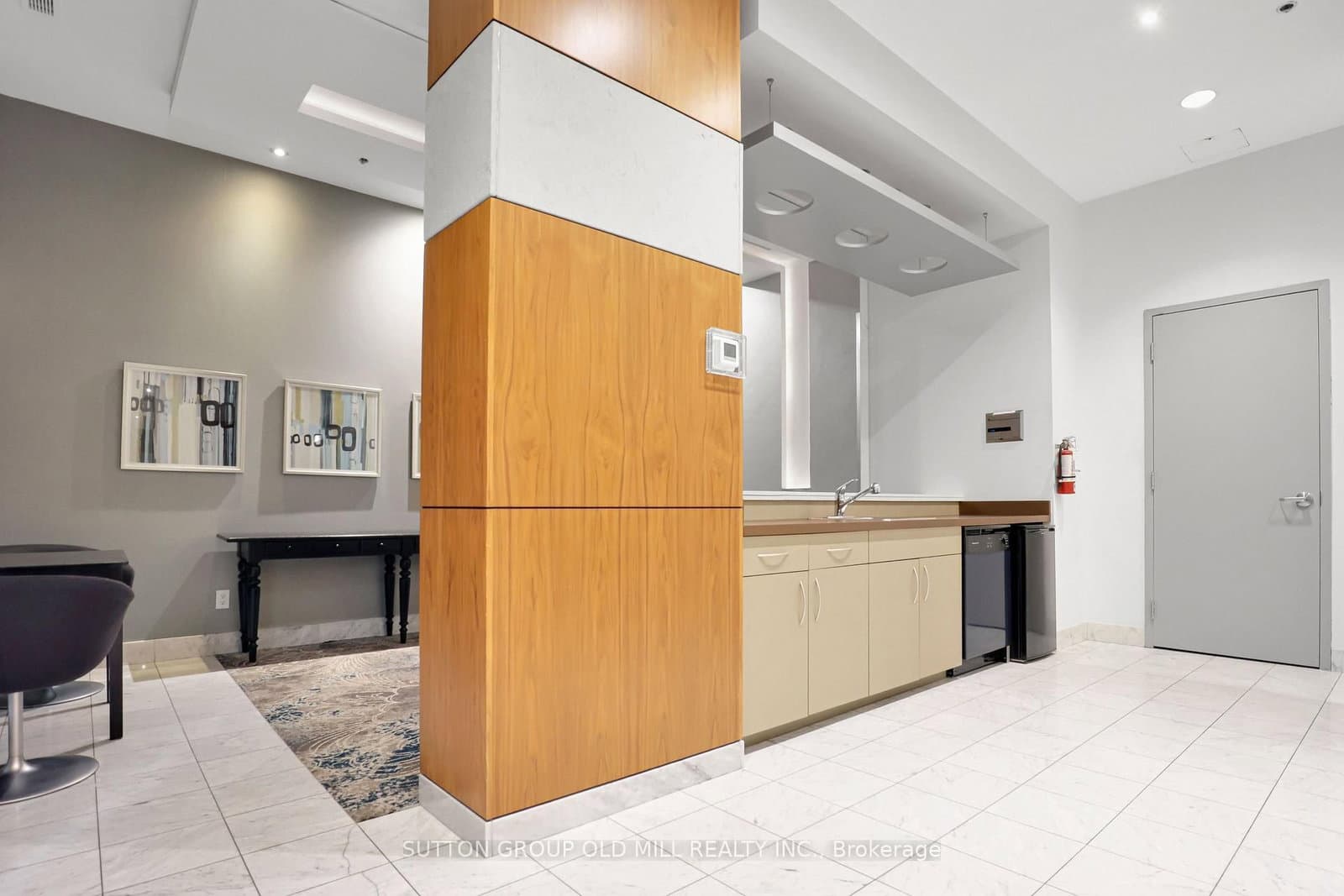 85 Bloor Street E, Unit 1207 thumbnail 37
