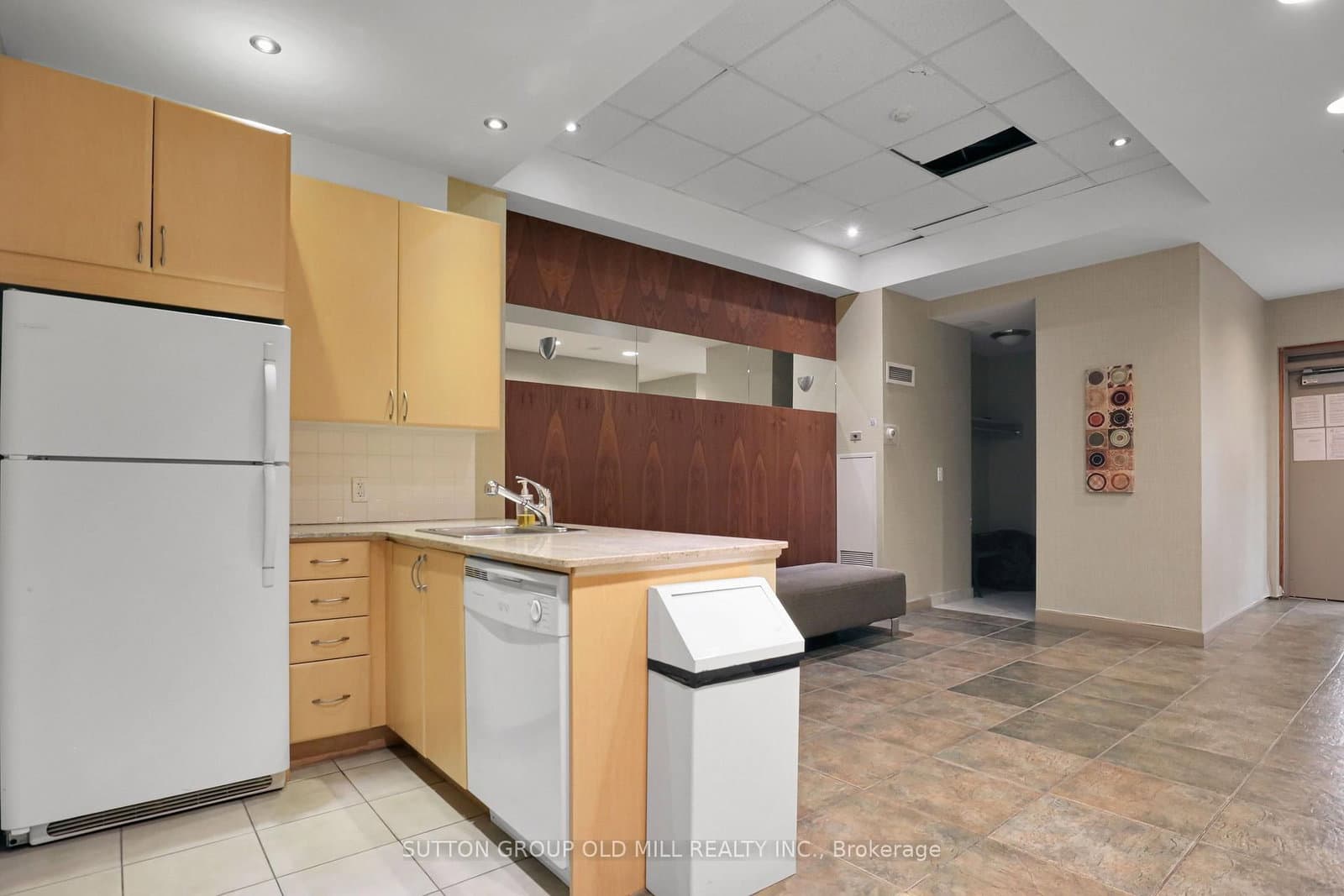 85 Bloor Street E, Unit 1207 thumbnail 39
