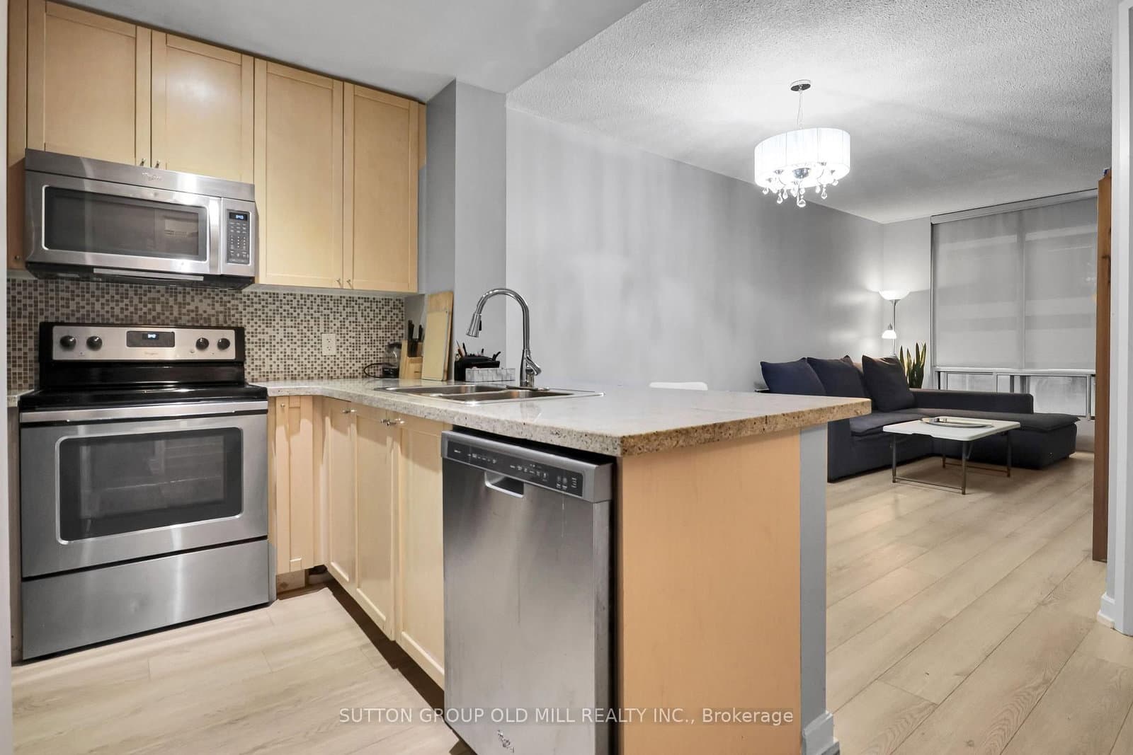 85 Bloor Street E, Unit 1207 thumbnail 6