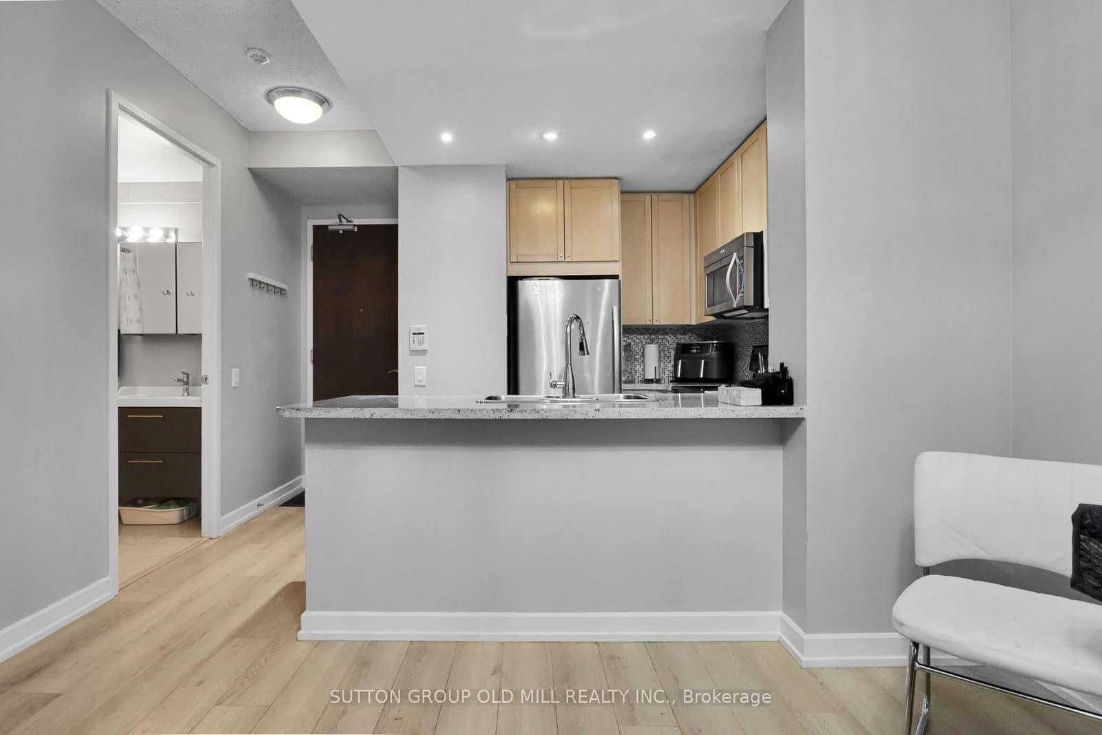 85 Bloor Street E, Unit 1207 thumbnail 7