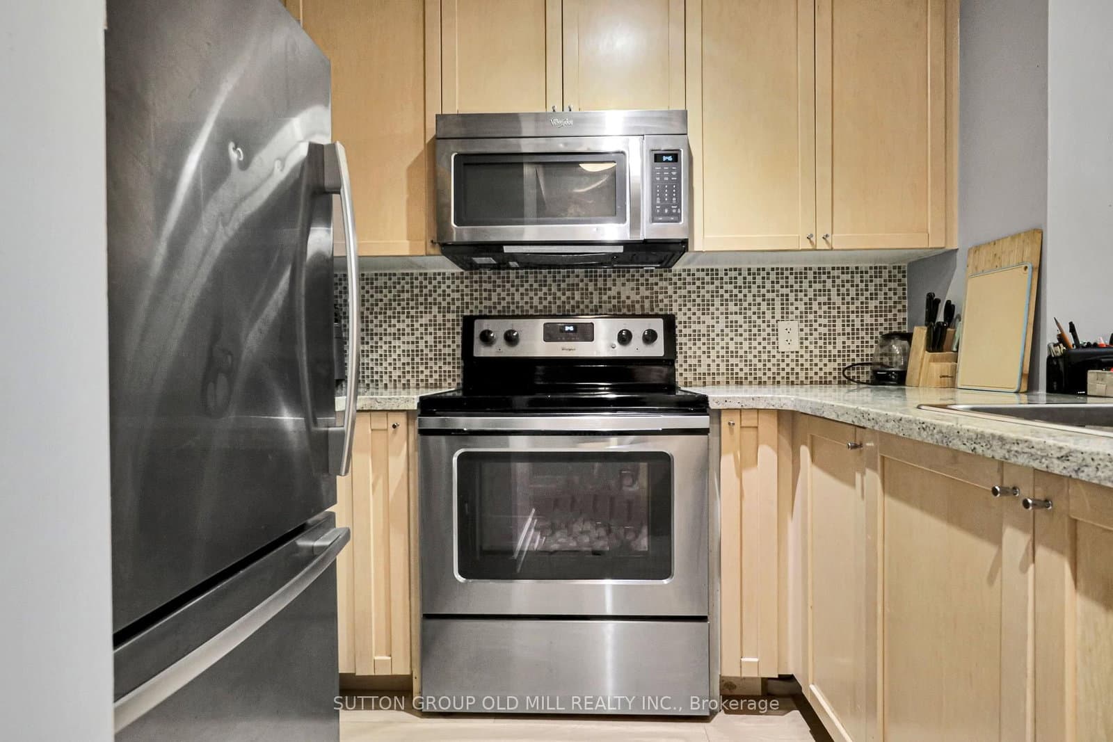 85 Bloor Street E, Unit 1207 thumbnail 9