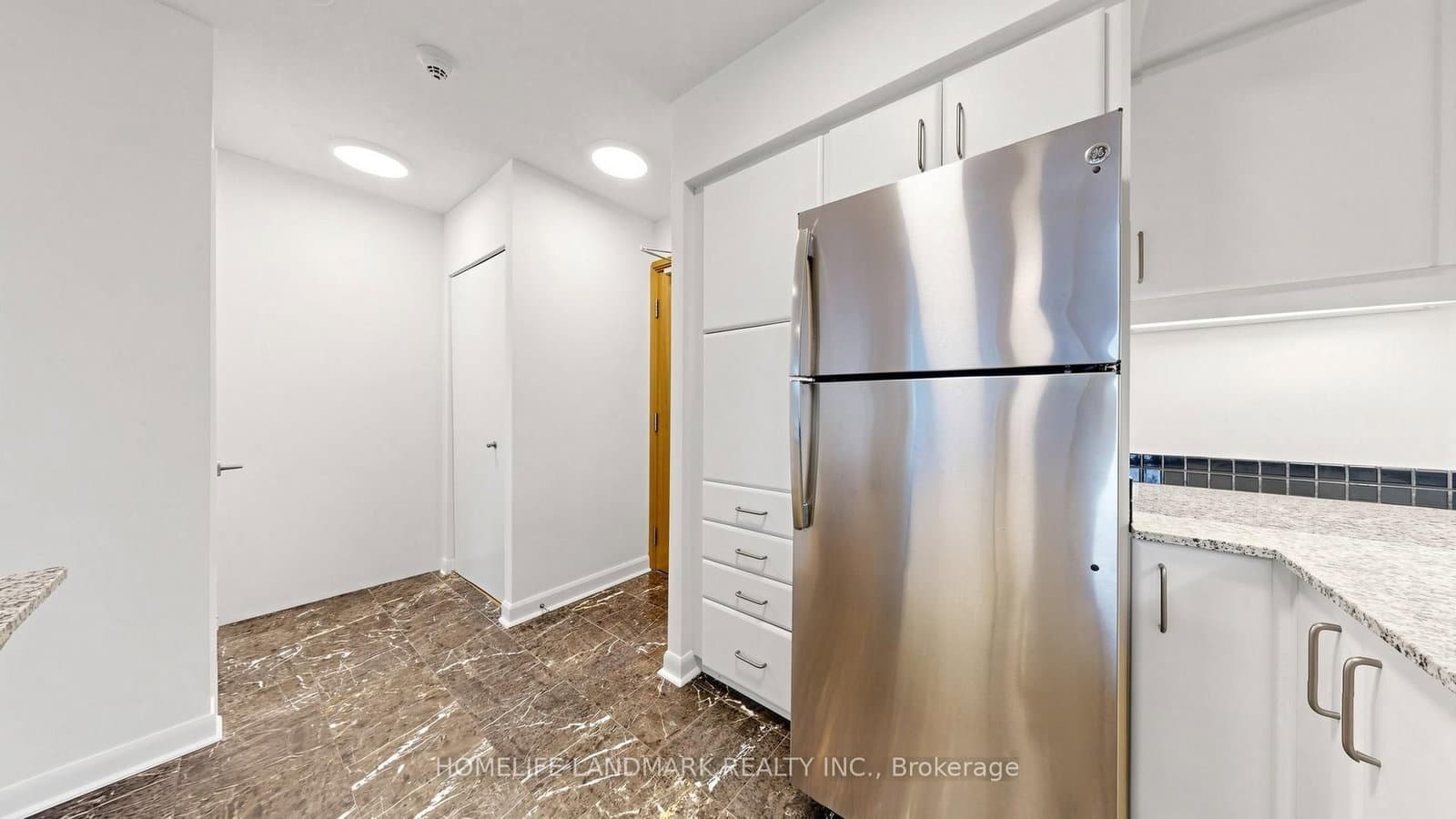 33 Sheppard Avenue E, Unit 1105 thumbnail 16