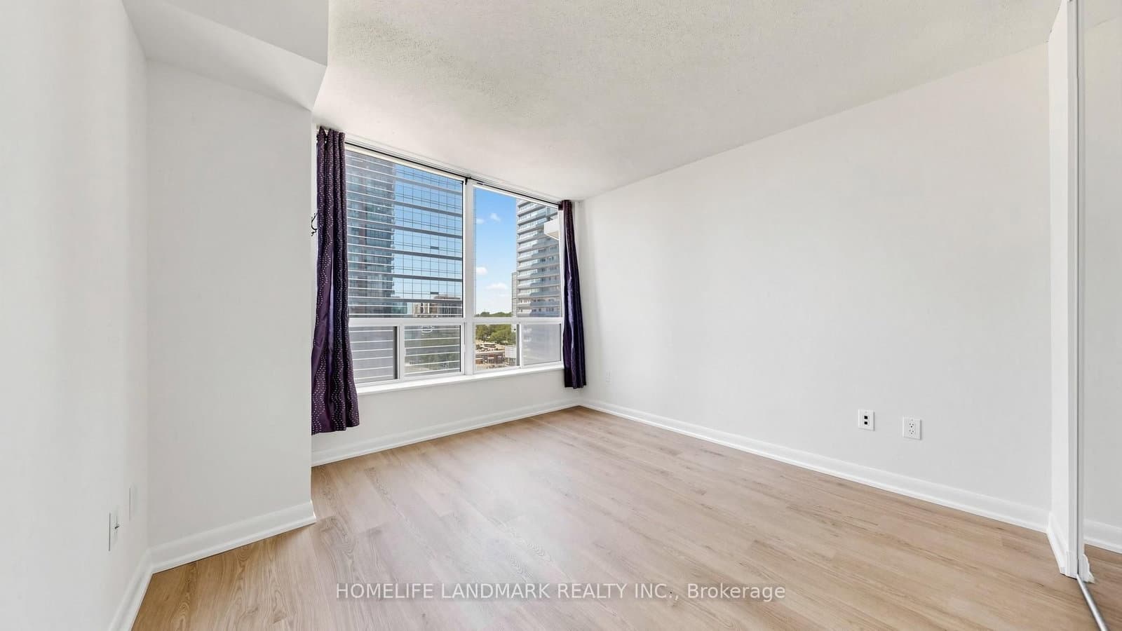33 Sheppard Avenue E, Unit 1105 thumbnail 18