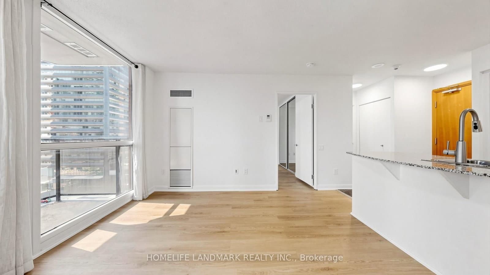 33 Sheppard Avenue E, Unit 1105 thumbnail 5