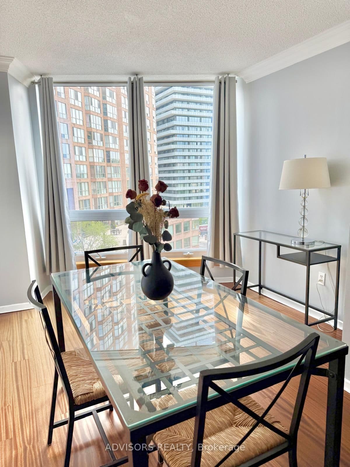 1055 Bay Street, Unit 807 thumbnail 4