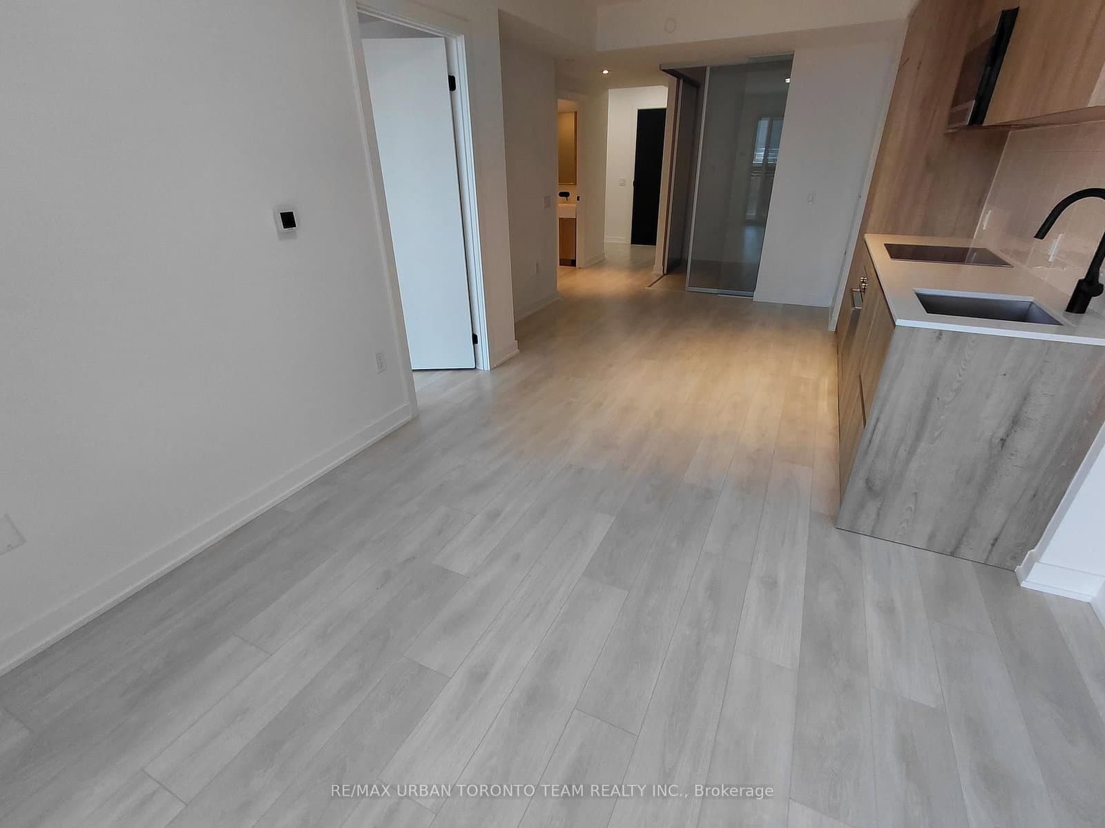 117 Broadway Avenue, Unit 418 thumbnail 4